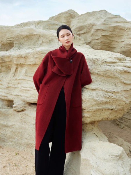 布伊軌道女裝品牌2025冬季最新產(chǎn)品展示