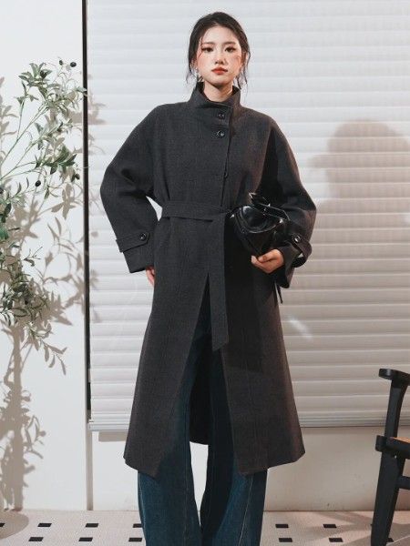 薇薇希(VIVIS)女裝品牌2025冬季最新產品展示