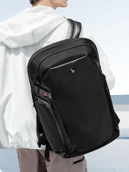 愛華仕箱包飾品品牌2025最新產(chǎn)品展示