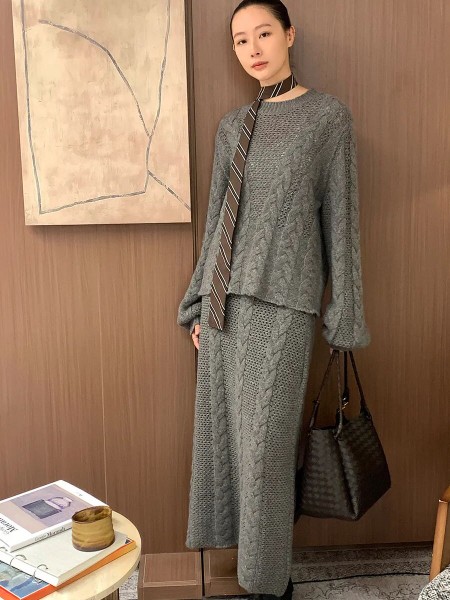 旦可韻女裝品牌2025冬季最新產(chǎn)品展示