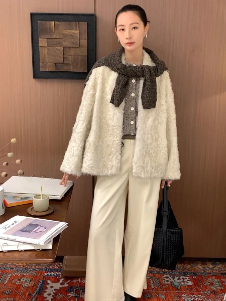 旦可韻女裝品牌2025冬季最新產(chǎn)品展示