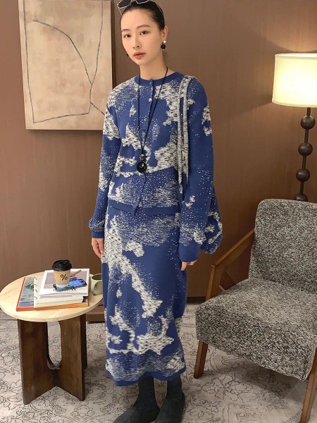 旦可韻女裝品牌2025冬季最新產(chǎn)品展示