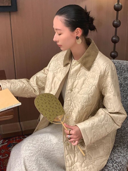 旦可韻女裝品牌2025冬季最新產品展示