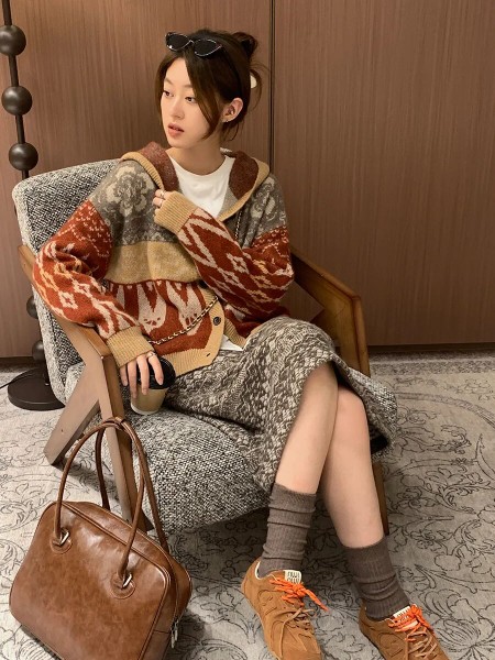 旦可韻女裝品牌2025冬季最新產品展示