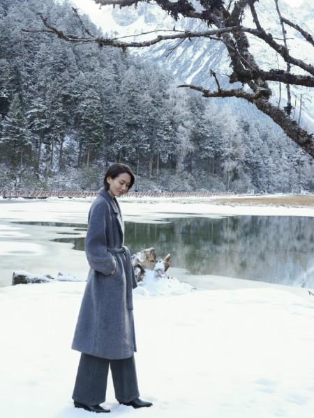 迪賽尼斯(DESIGENICE)女裝品牌2025冬季最新產品展示