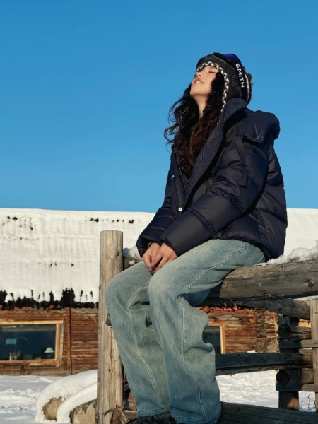 迪賽尼斯(DESIGENICE)女裝品牌2025冬季最新產品展示