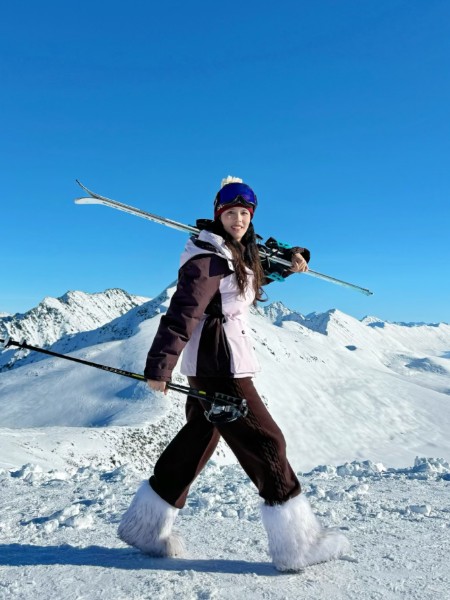 迪賽尼斯(DESIGENICE)女裝品牌2025冬季最新產品展示