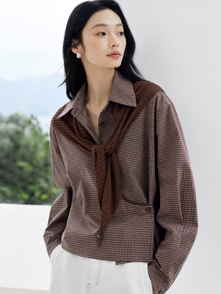 對白女裝品牌2025秋冬季最新產(chǎn)品展示