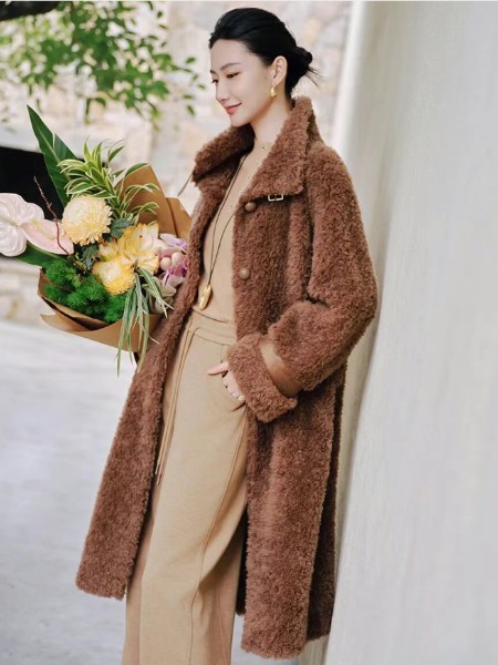 歌蒂詩(shī)(GUETES)女裝品牌2025冬季最新產(chǎn)品展示