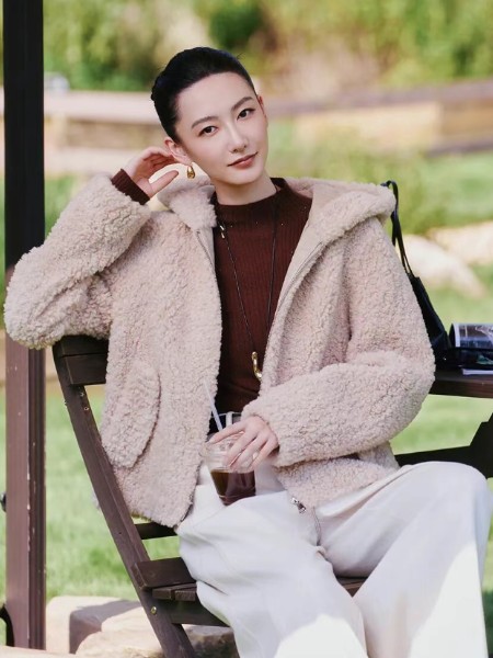 歌蒂詩(shī)(GUETES)女裝品牌2025冬季最新產(chǎn)品展示