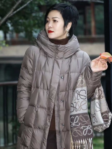 卡蔓(CARMEN)女裝品牌2025冬季最新產品展示