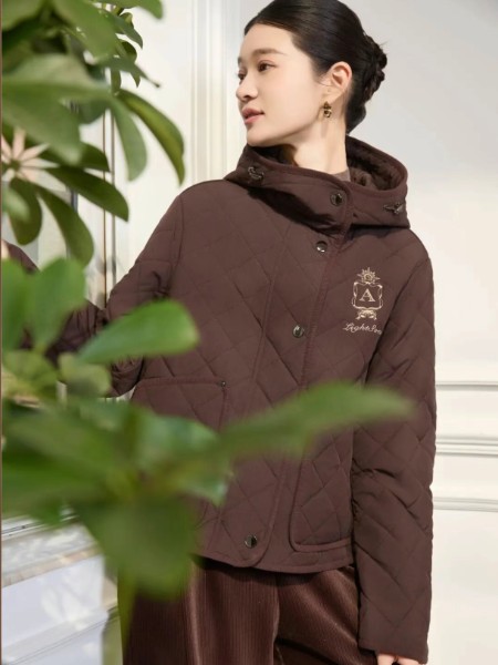 LAI睐女装品牌2025冬季最新产品展示