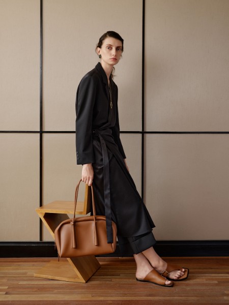 Less.女装品牌2026早春最新产品展示