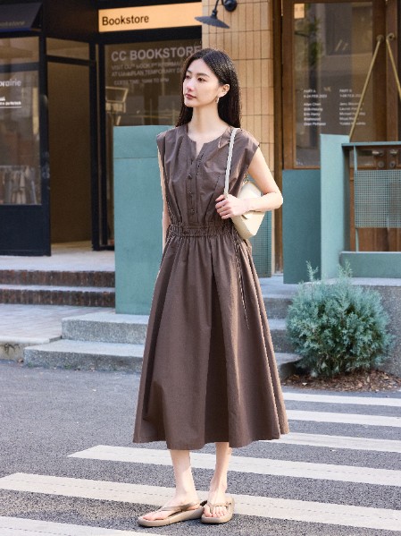 婕依妮女装品牌最新产品展示