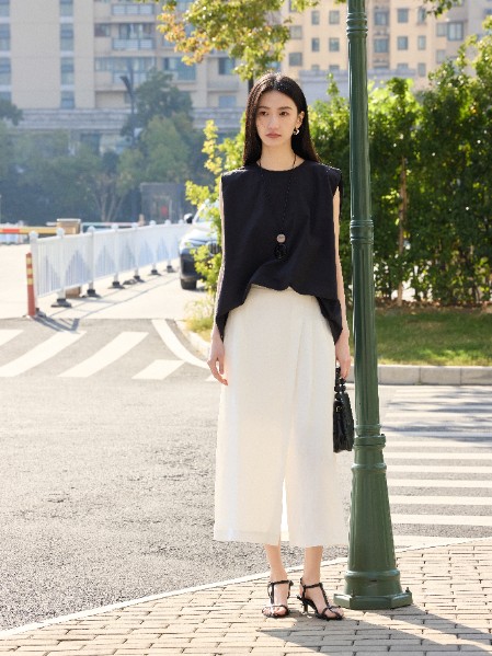 婕依妮女装品牌最新产品展示