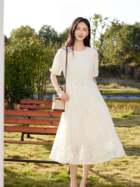 婕依妮女装品牌最新产品展示