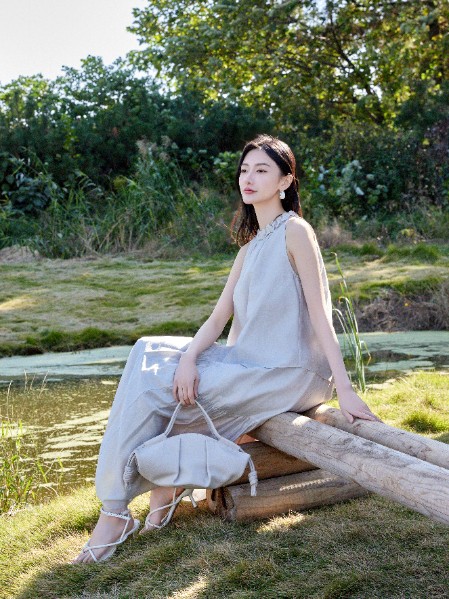 婕依妮女装品牌最新产品展示