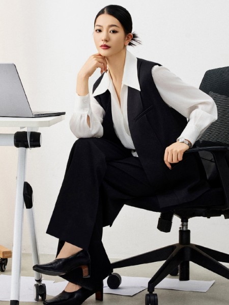 允硕(YUNSHUO)女装品牌2026年最新产品展示