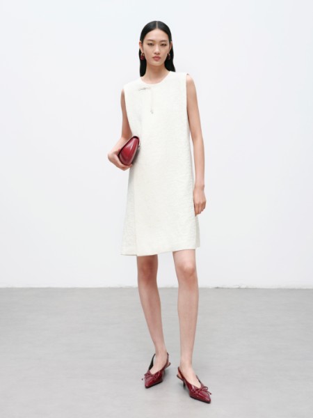 迪赛尼斯(DESIGENICE)女装品牌2026最新产品展示