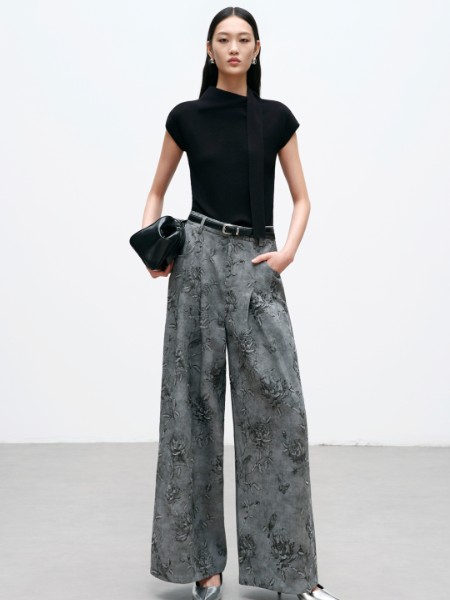 迪赛尼斯(DESIGENICE)女装品牌2026最新产品展示