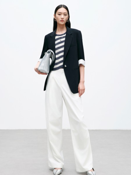 迪赛尼斯(DESIGENICE)女装品牌2026年最新产品展示