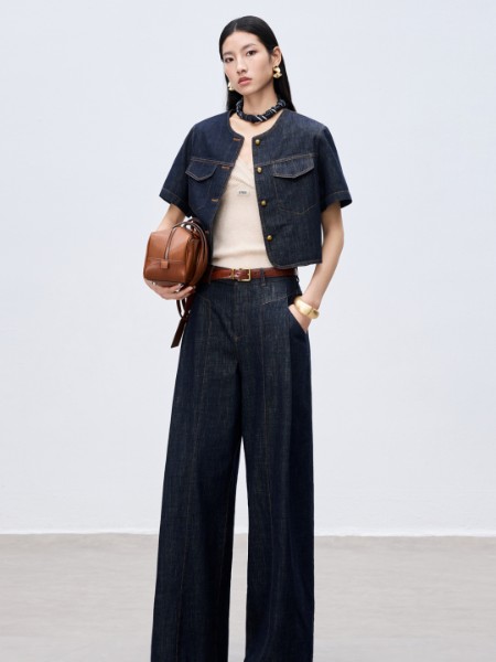 迪赛尼斯(DESIGENICE)女装品牌2026年最新产品展示