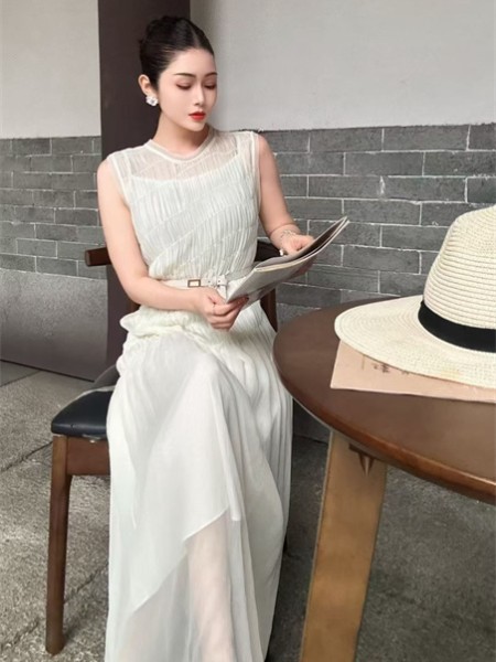 卡蔓(CARMEN)女装品牌2026年夏季新品