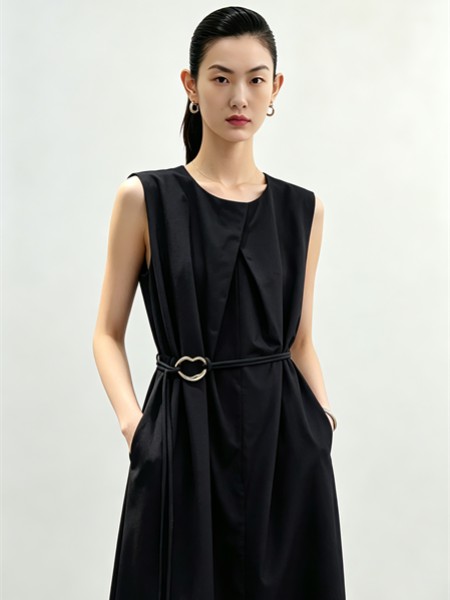 婕依妮女装品牌2026年夏季新品展示