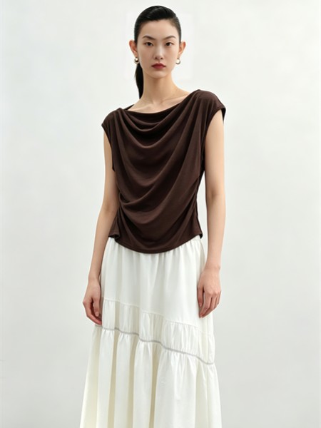 婕依妮女装品牌2026年夏季新品展示