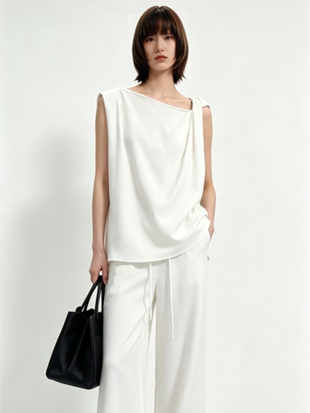 婕依妮女装品牌2026年夏季新品展示