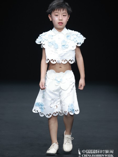 婴二代童装品牌最新产品展示