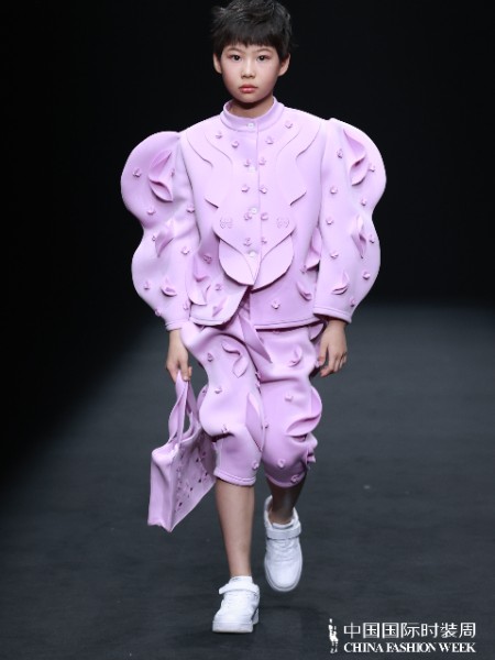 婴二代童装品牌最新产品展示