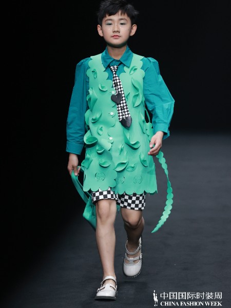 婴二代童装品牌最新产品展示