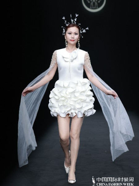 婴二代女装品牌最新产品展示