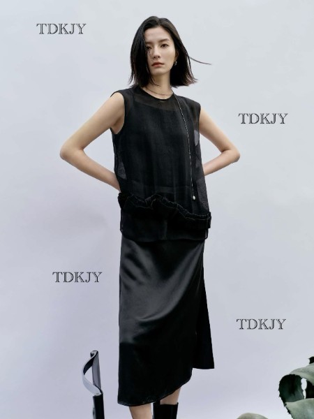 汀丁可女装品牌26夏季最新产品展示