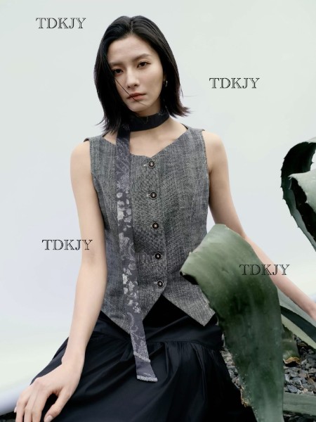 汀丁可女装品牌26夏季最新产品展示