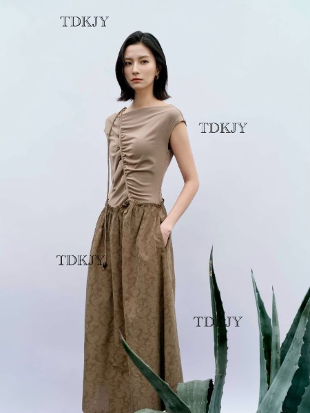 汀丁可女装品牌26夏季最新产品展示