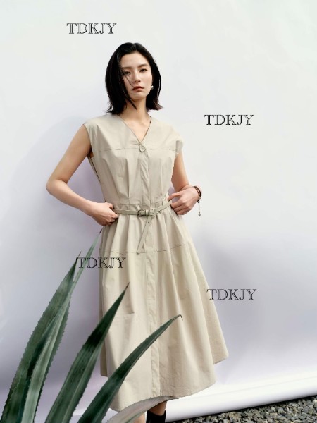 汀丁可女装品牌26夏季最新产品展示