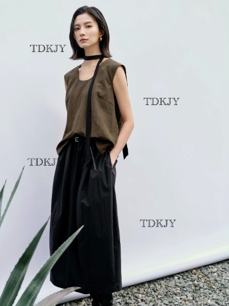 汀丁可女装品牌26夏季最新产品展示