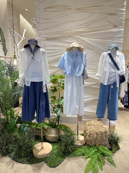 简与媄女装品牌2026年夏季新品陈列图