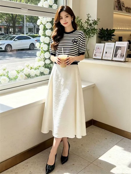 卡蔓(CARMEN)女装品牌时尚圆领条纹透气短袖