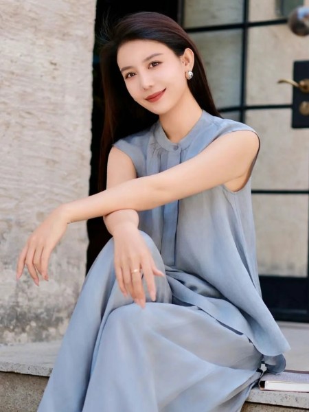 意澳(Eall.cz)女装品牌26夏季最新产品展示