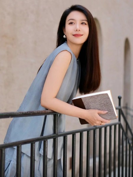 意澳(Eall.cz)女装品牌26夏季最新产品展示