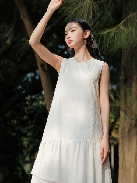 薇薇希(VIVIS)女装品牌26最新产品展示