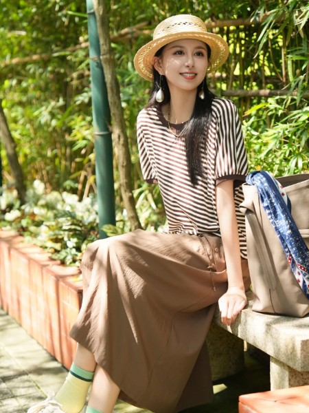 歆艾(歆艾AdmxinAi)女装品牌26最新产品展示