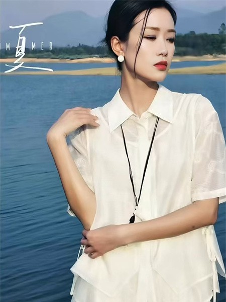 底色(Dins)女装品牌2026年夏季最新产品展示