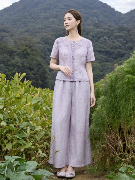 曼茜纱女装品牌2026年夏季最新产品展示