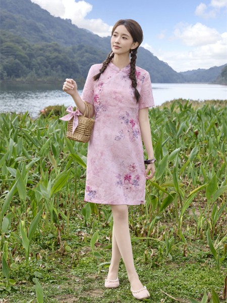 曼茜纱女装品牌2026年夏季最新产品展示