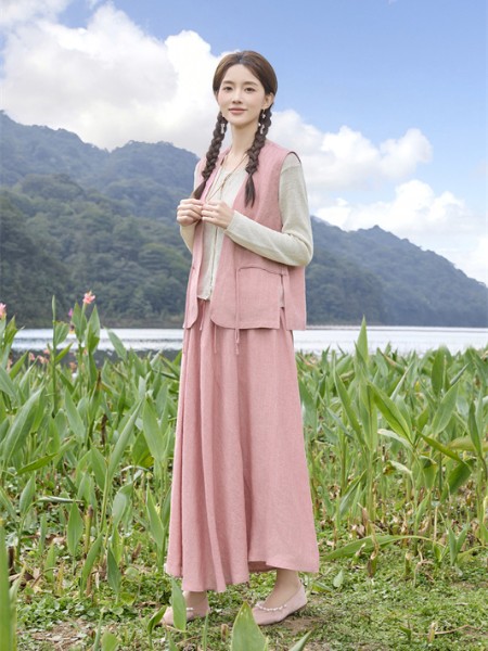 曼茜纱女装品牌2026年夏季最新产品展示