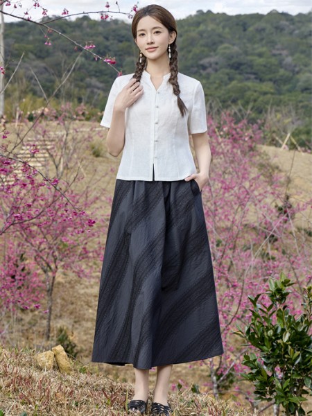 曼茜纱女装品牌2026年夏季最新产品展示